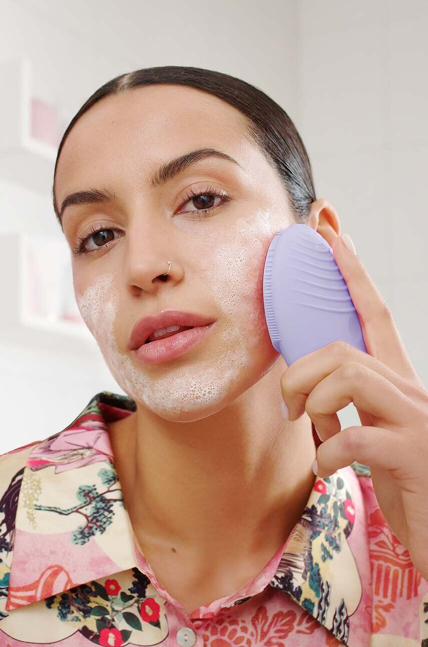 FOREO Masážní a čisticí kartáček na obličej LUNA™ 3 Sensitive Skin - Pepit.cz