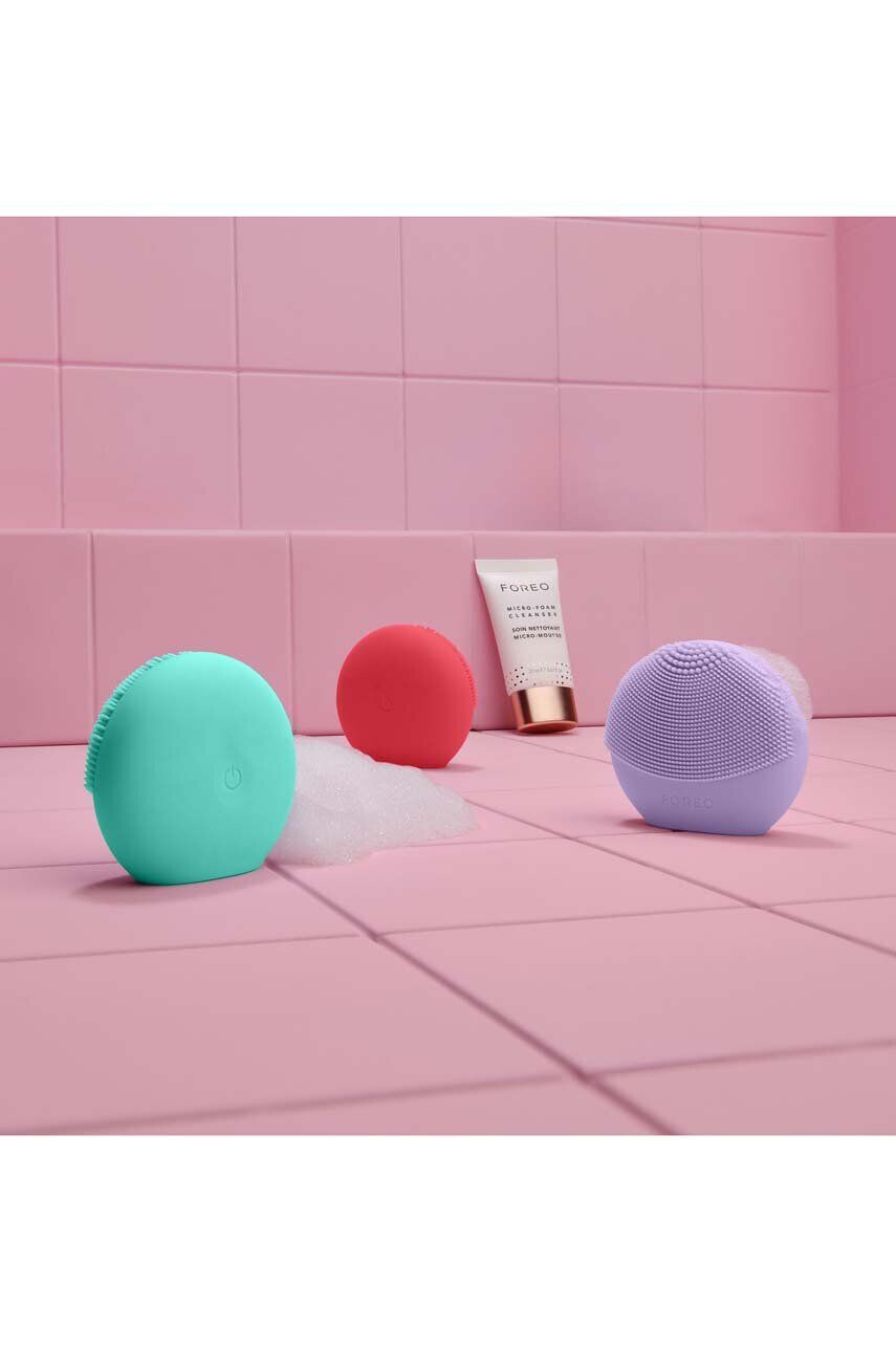 FOREO Masážní a čisticí kartáček na obličej LUNA™ Play Plus 2 - Pepit.cz