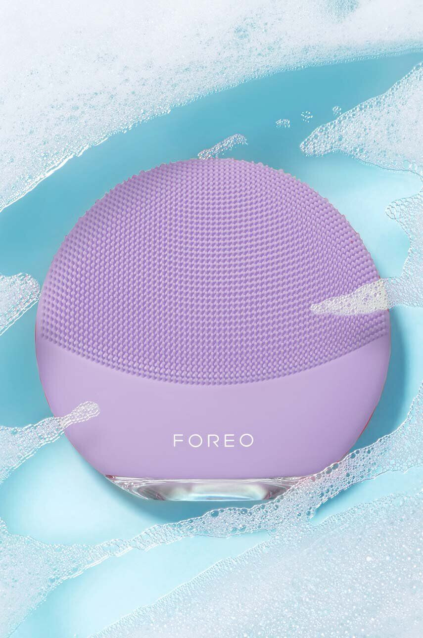 FOREO Oboustranný masážní přístroj na čištění obličeje LUNA™ 4 Mini - Pepit.cz