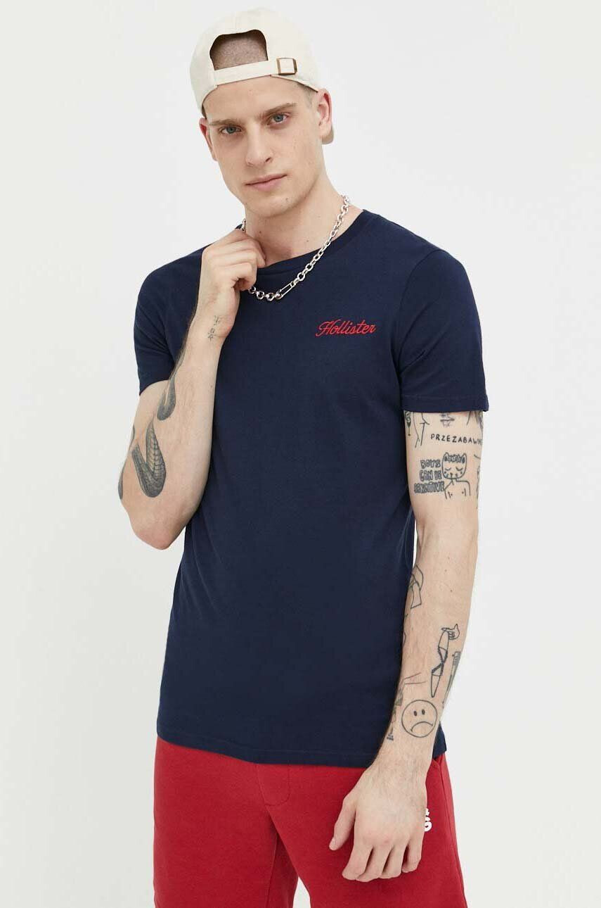 Hollister Co. Bavlněné tričko tmavomodrá barva s aplikací - Pepit.cz