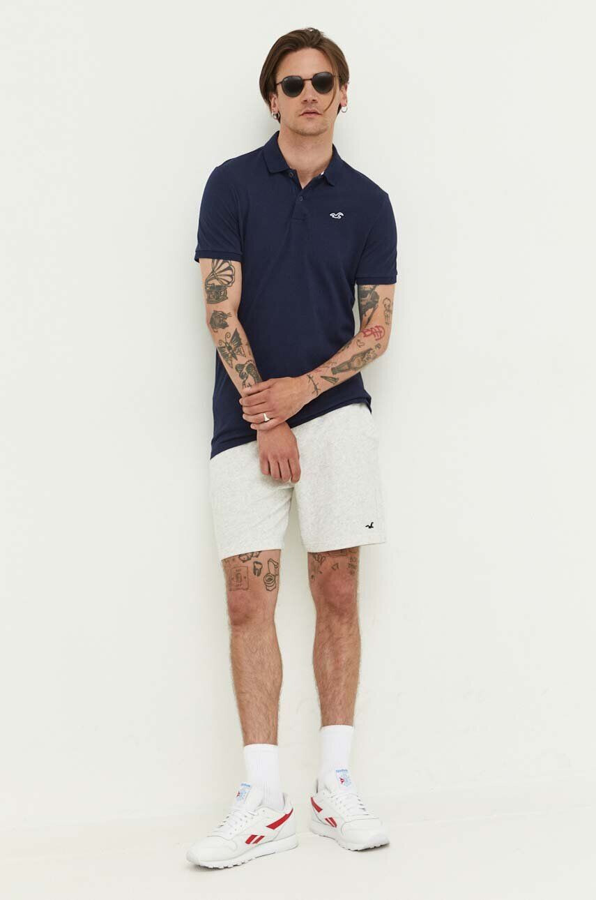 Hollister Co. Polo tričko tmavomodrá barva - Pepit.cz