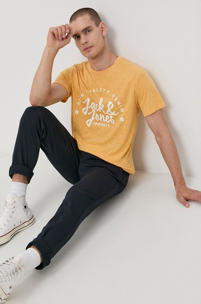 Jack & Jones Tričko pánské žlutá barva s potiskem - Pepit.cz