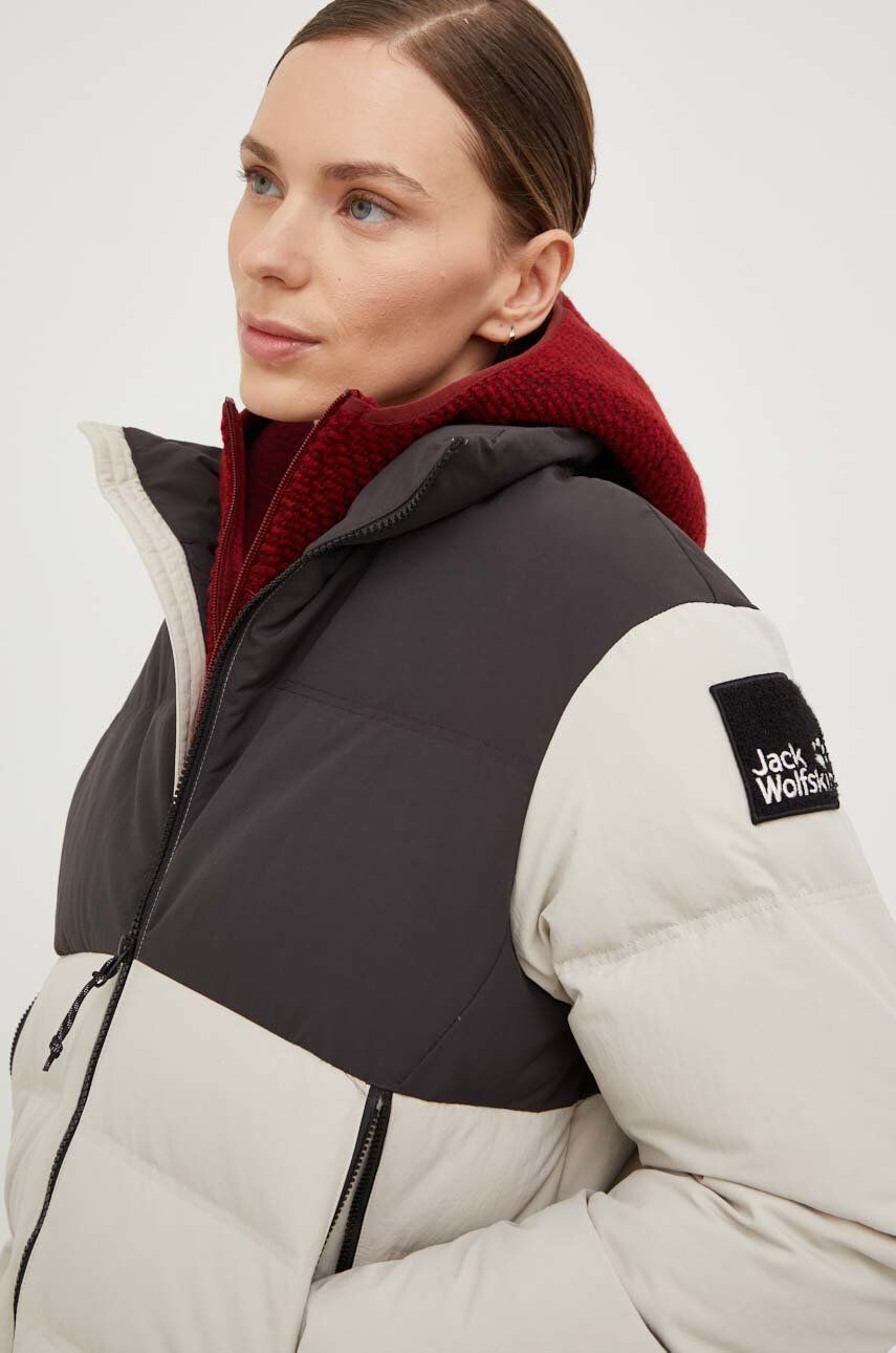 Jack Wolfskin Péřová bunda dámská béžová barva zimní - Pepit.cz