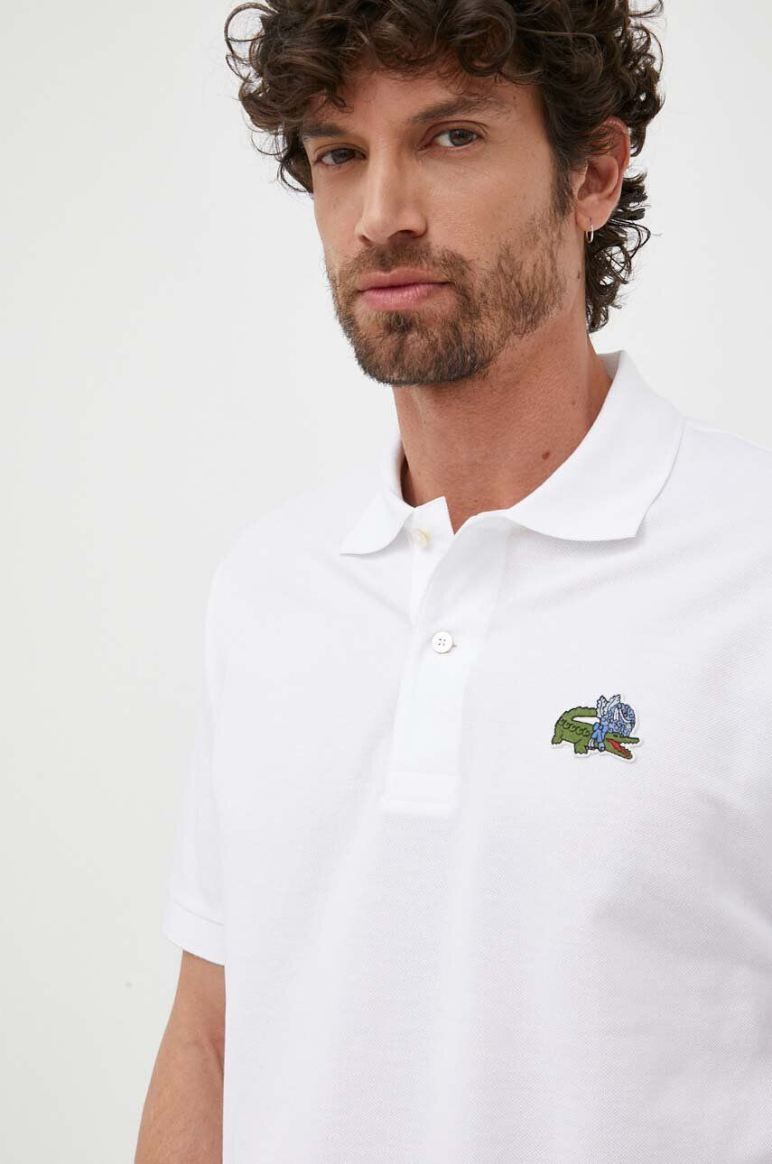 Lacoste Bavlněné polo tričko x Netflix bílá barva s aplikací PH7057-VIR - Pepit.cz