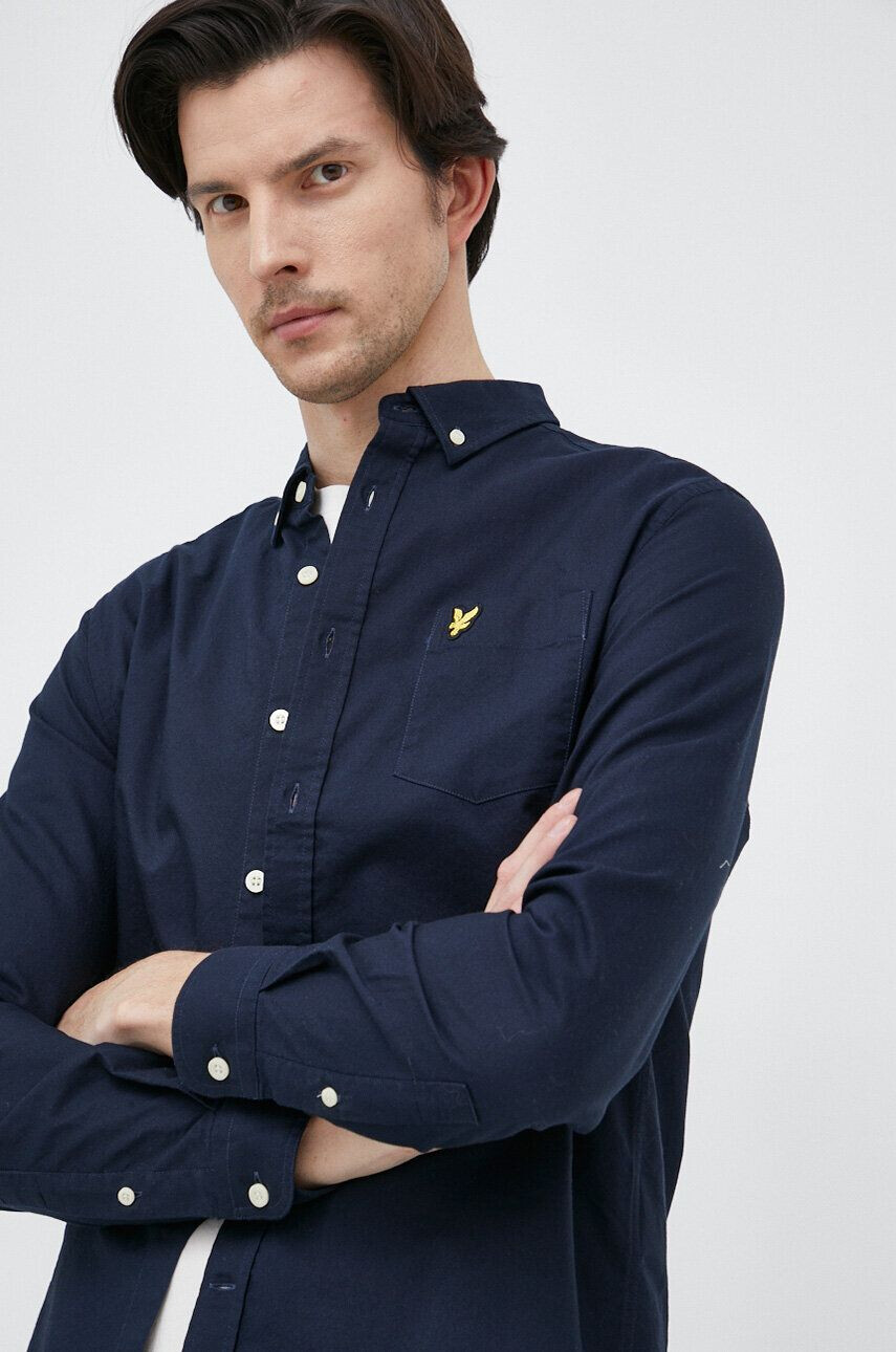 Lyle & Scott Košile tmavomodrá barva regular s límečkem button-down - Pepit.cz