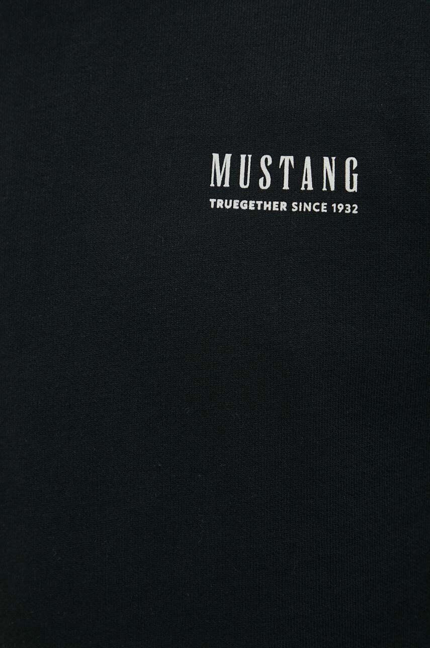 Mustang Bavlněná mikina Style Ben Crewneck pánská černá barva s potiskem - Pepit.cz