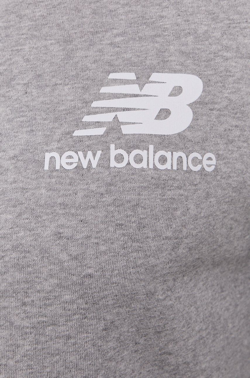 New Balance Mikina MJ03558AG pánská šedá barva s potiskem - Pepit.cz