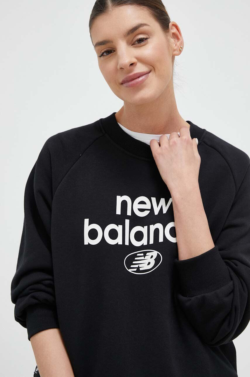 New Balance Mikina dámská černá barva s potiskem - Pepit.cz