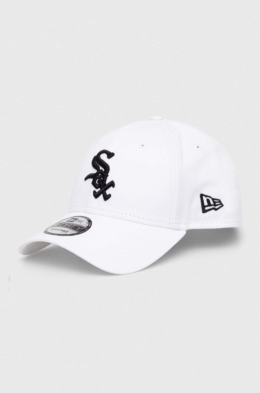 New Era Bavlněná baseballová čepice bílá barva s aplikací CHICAGO WHITE SOX - Pepit.cz