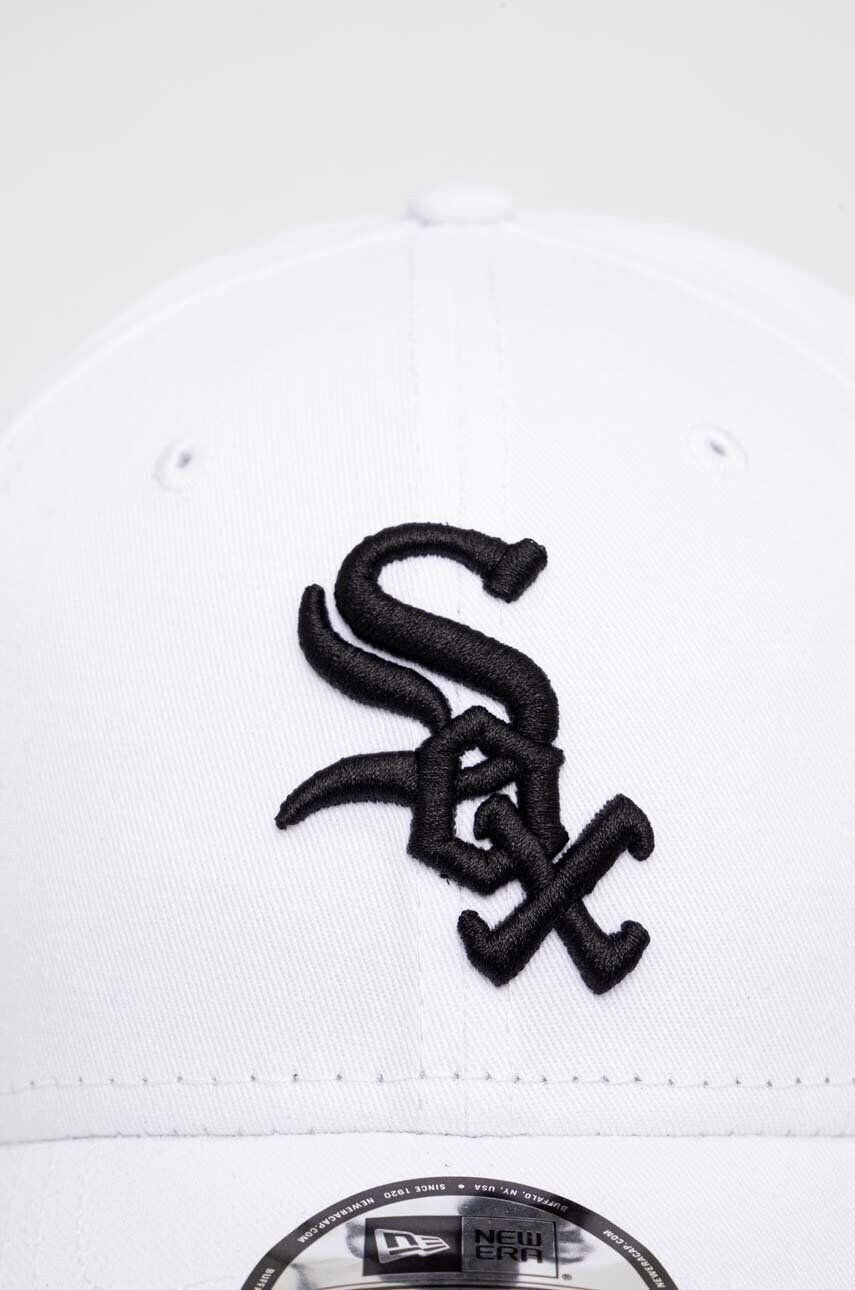 New Era Bavlněná baseballová čepice bílá barva s aplikací CHICAGO WHITE SOX - Pepit.cz