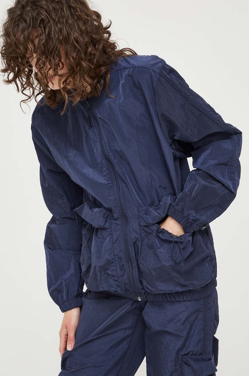 Rains Bunda 18960 Bomber Jacket tmavomodrá barva přechodná - Pepit.cz