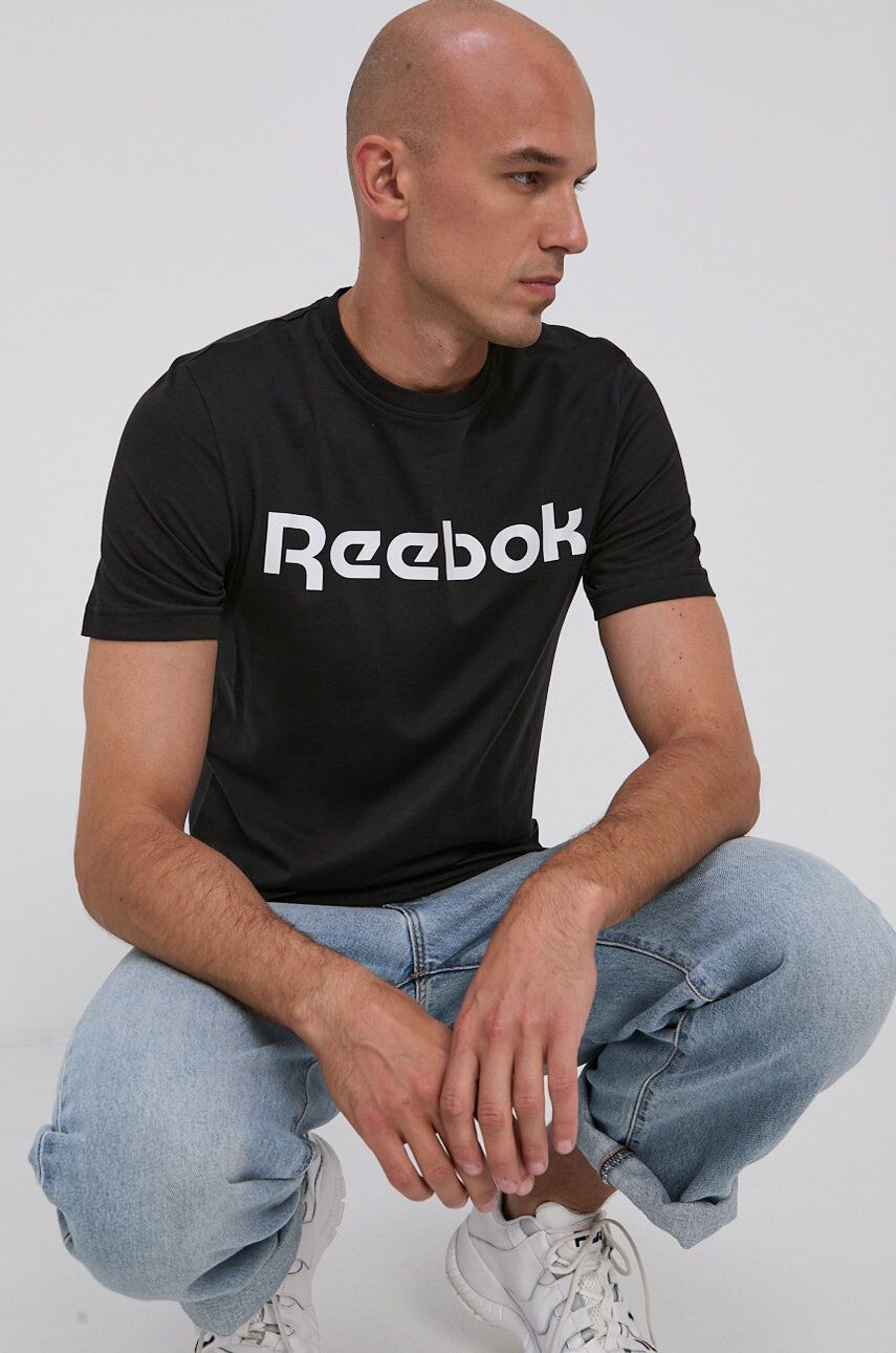 Reebok Bavlněné tričko Street GJ0136 černá barva s potiskem - Pepit.cz