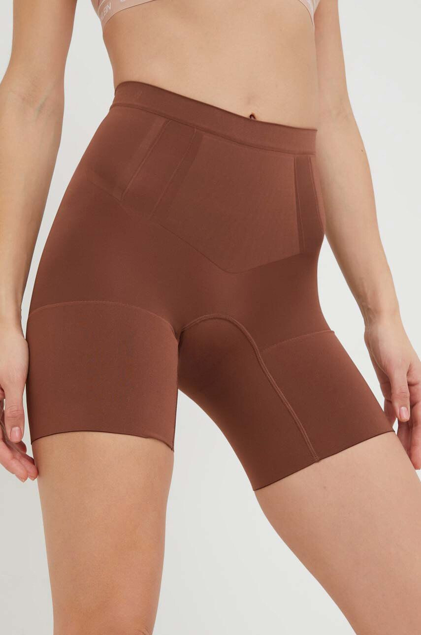 Spanx Modelující šortky Oncore Mid-Thigh - Pepit.cz