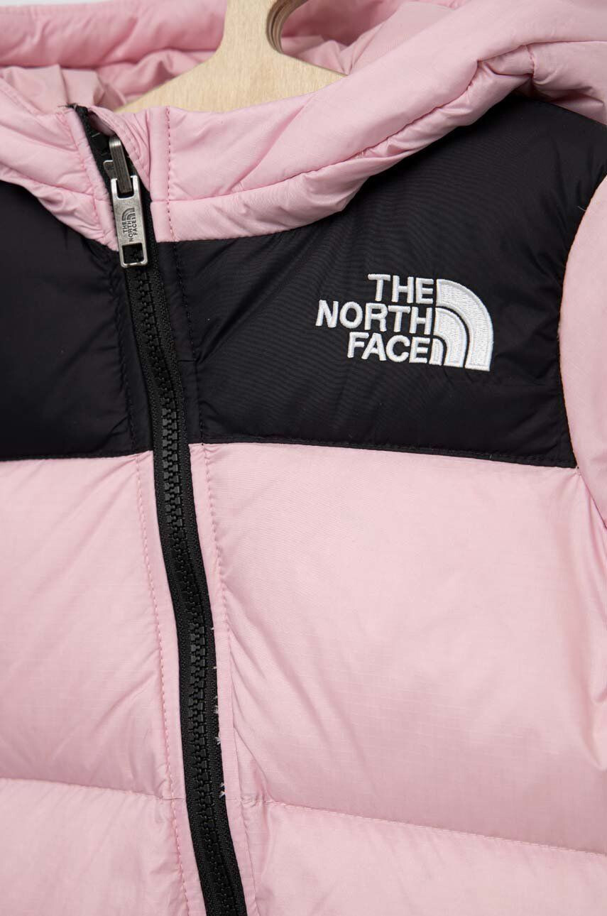 The North Face Dětská péřová kombinéza růžová barva - Pepit.cz