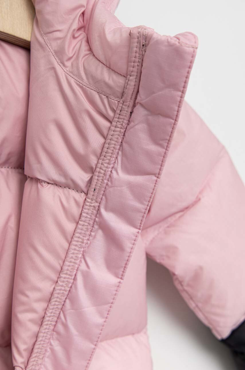 The North Face Dětská péřová kombinéza růžová barva - Pepit.cz