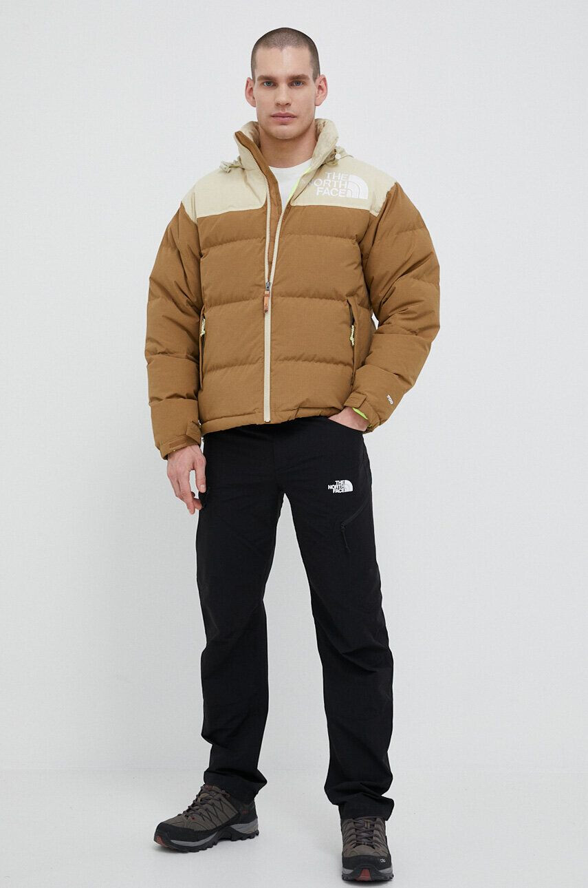 The North Face Péřová sportovní bunda 92 Low-Fi Hi-Tek Nuptse hnědá barva - Pepit.cz