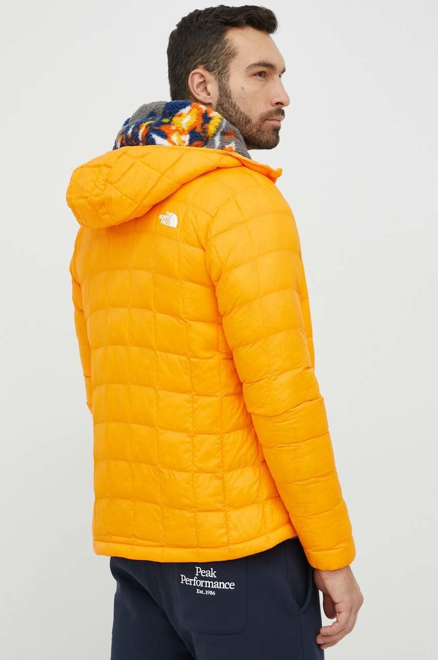 The North Face Sportovní bunda Thermoball Eco 2.0 oranžová barva - Pepit.cz