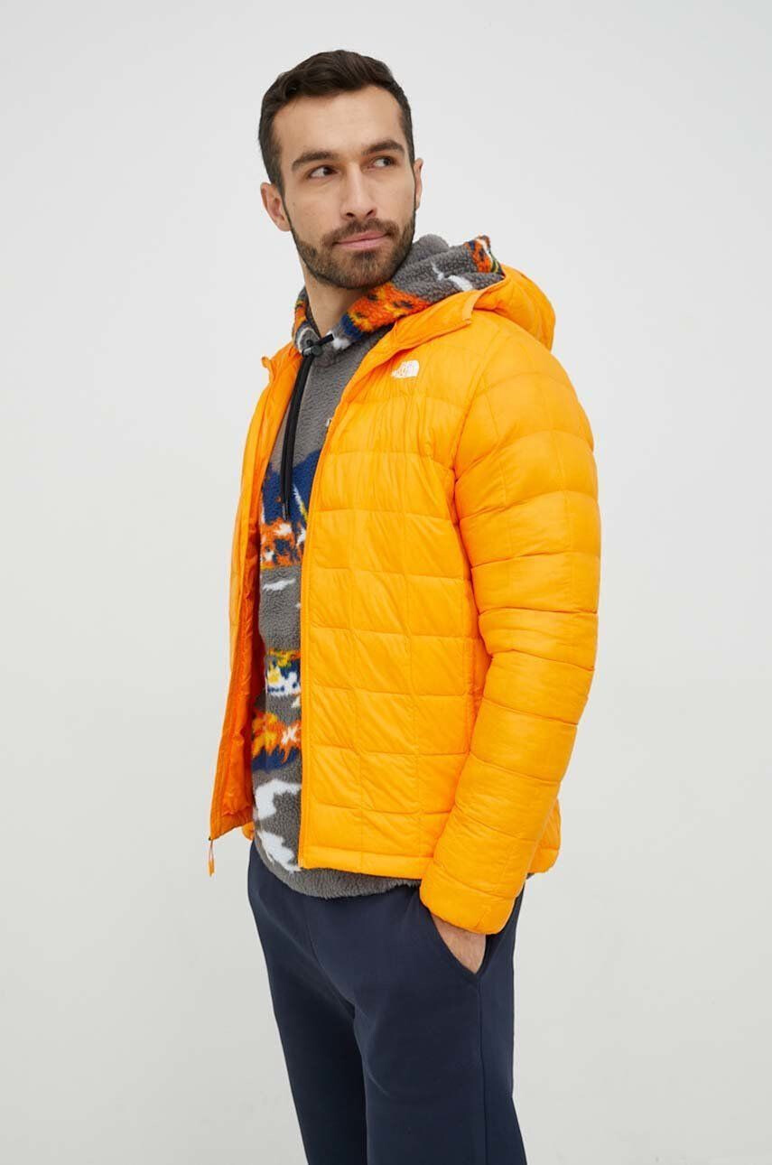 The North Face Sportovní bunda Thermoball Eco 2.0 oranžová barva - Pepit.cz