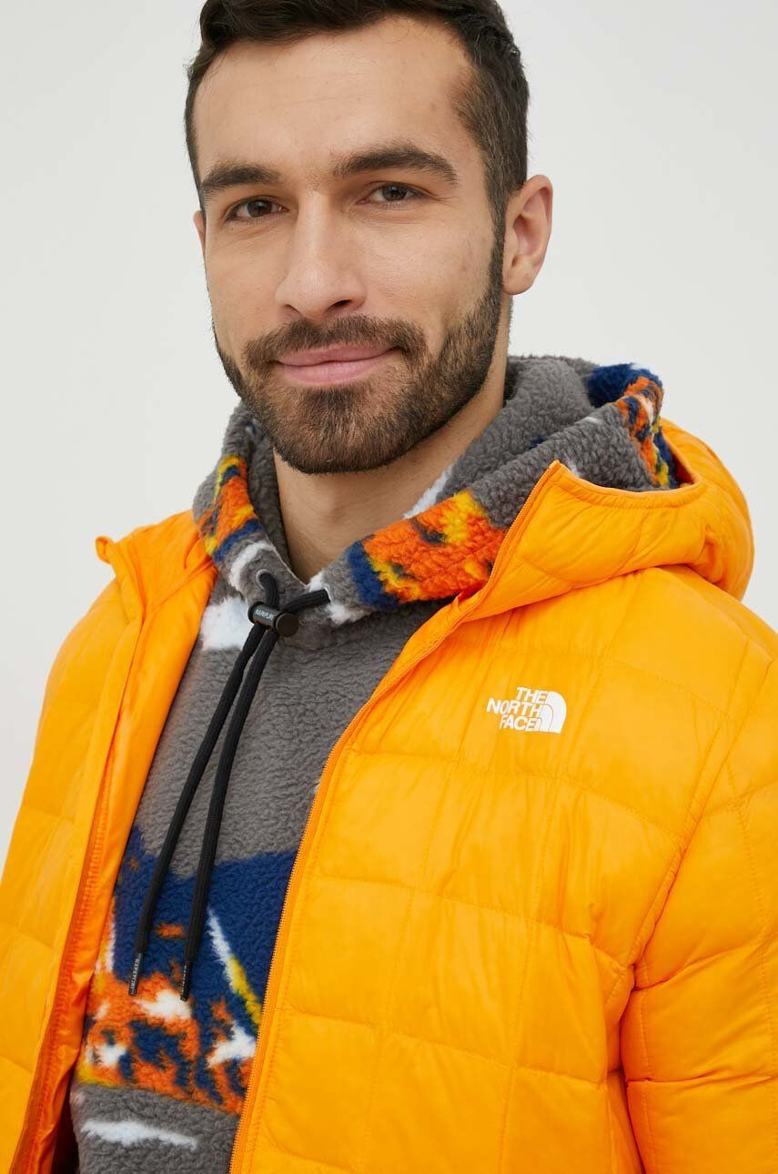 The North Face Sportovní bunda Thermoball Eco 2.0 oranžová barva - Pepit.cz