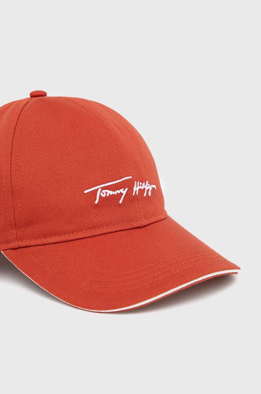 Tommy Hilfiger Bavlněná čepice Iconic červená barva s aplikací - Pepit.cz