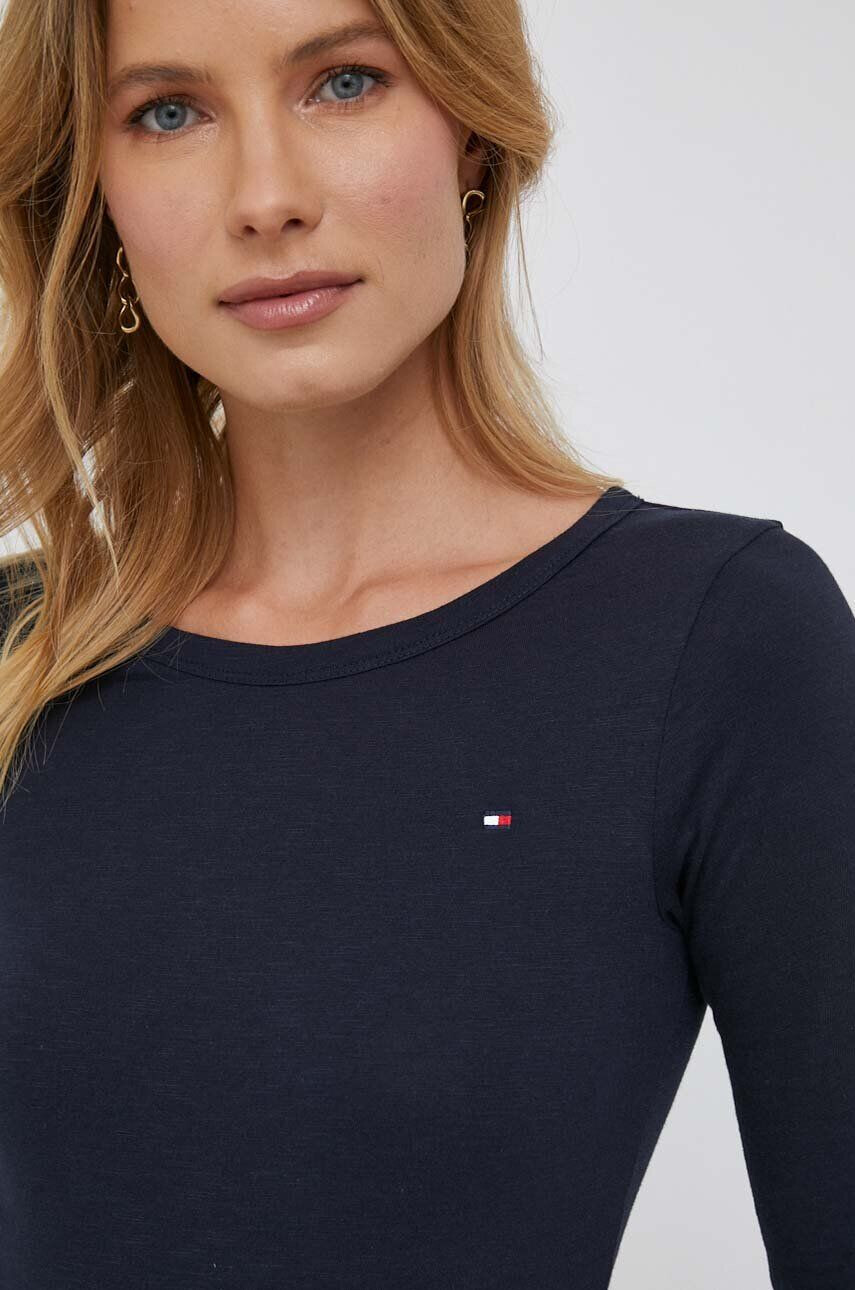 Tommy Hilfiger Bavlněné tričko s dlouhým rukávem tmavomodrá barva - Pepit.cz