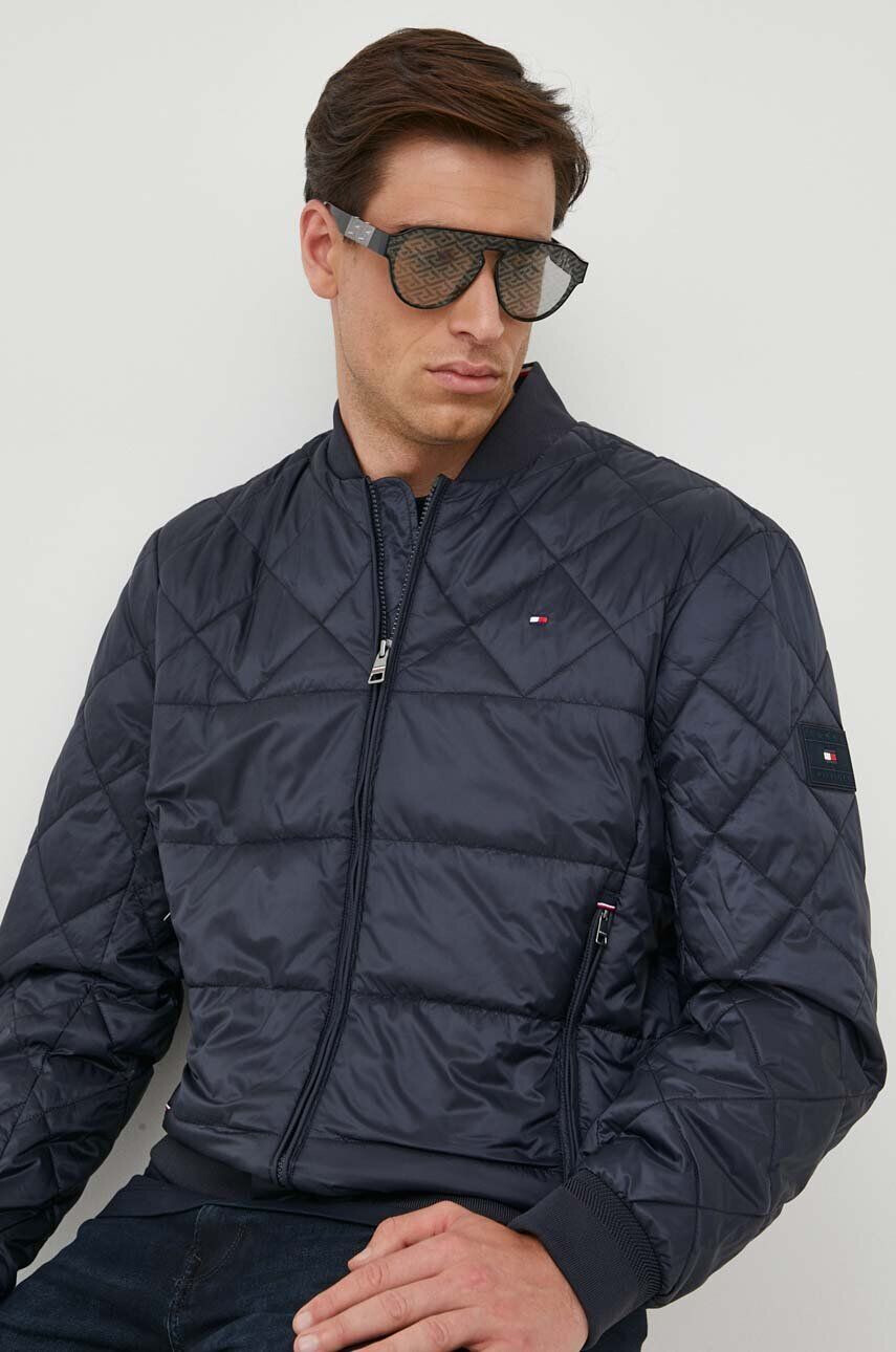 Tommy Hilfiger Bomber bunda tmavomodrá barva přechodná - Pepit.cz