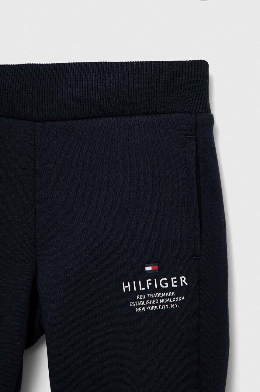 Tommy Hilfiger Dětské tepláky bílá barva s aplikací - Pepit.cz