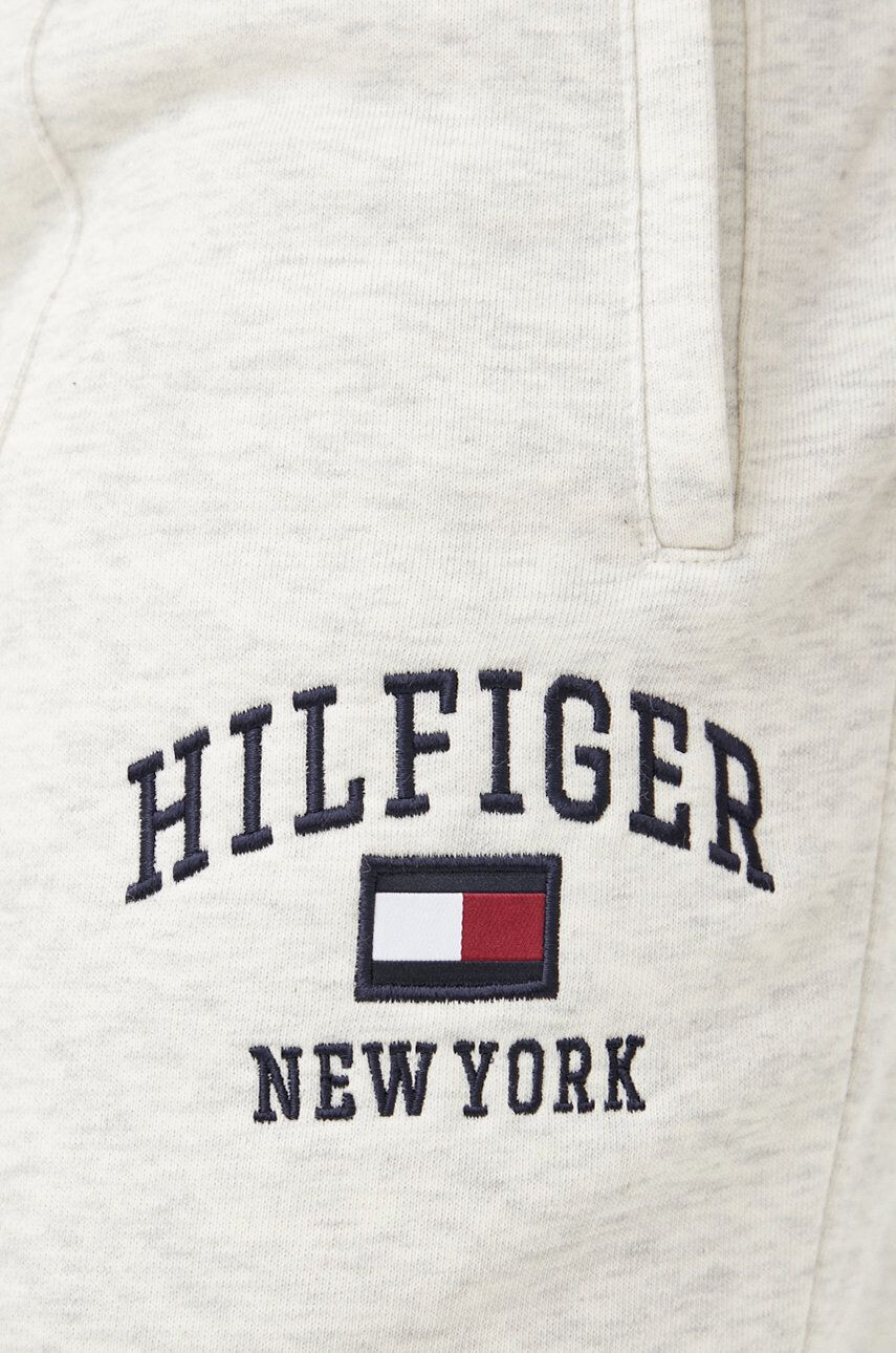 Tommy Hilfiger Kalhoty pánské šedá barva hladké - Pepit.cz