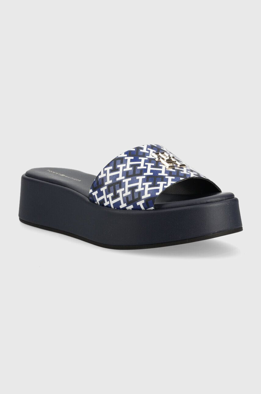 Tommy Hilfiger Kožené pantofle TH SLIP ON SANDAL FLATFORM MONO dámské tmavomodrá barva na platformě FW0FW07244 - Pepit.cz