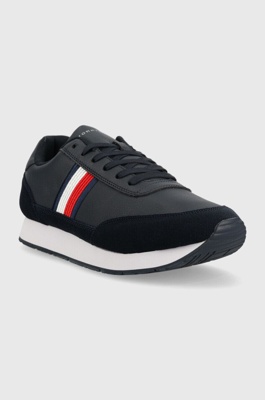 Tommy Hilfiger Kožené sneakers boty FM0FM04397 CORE EVA RUNNER CORPORATE LEA tmavomodrá barva - Pepit.cz