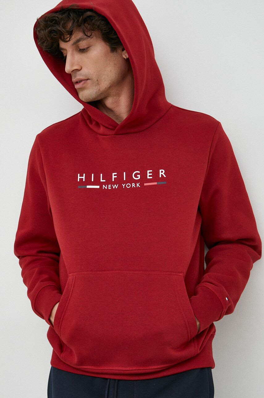 Tommy Hilfiger Mikina pánská vínová barva s kapucí s potiskem - Pepit.cz