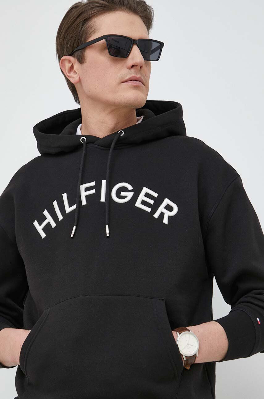 Tommy Hilfiger Mikina pánská černá barva s kapucí s aplikací - Pepit.cz