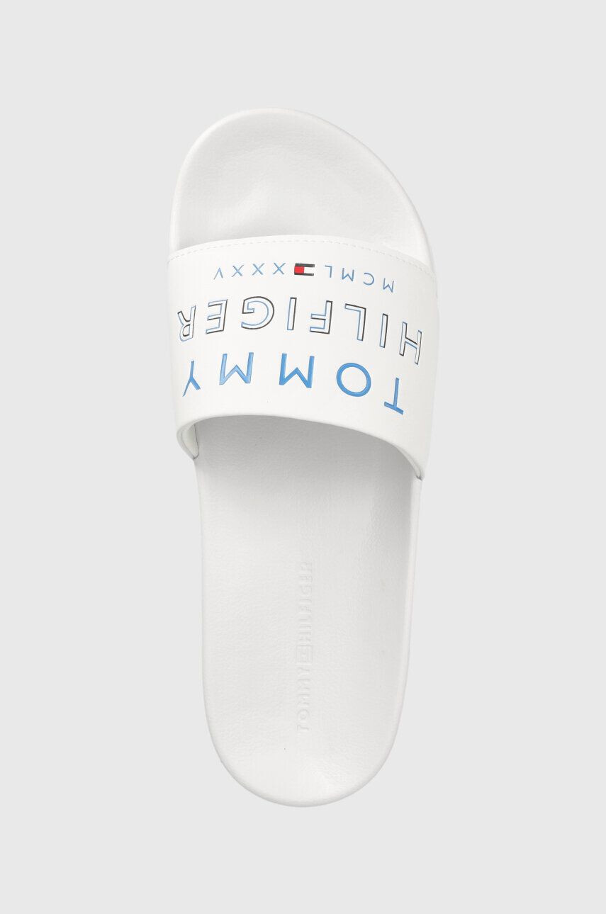 Tommy Hilfiger Pantofle HILFIGER EMBOSSED POOL SLIDE pánské bílá barva FM0FM04463 - Pepit.cz