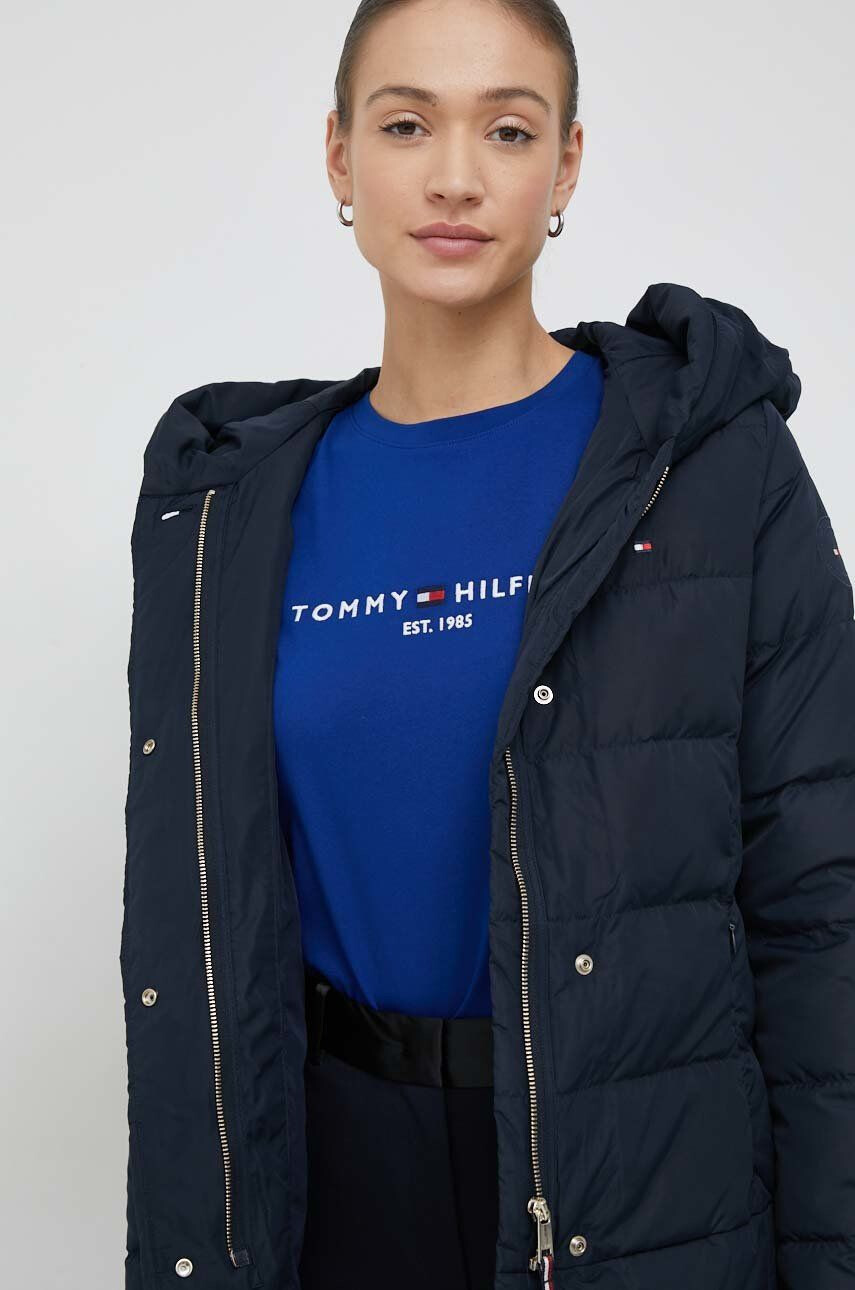 Tommy Hilfiger Péřová bunda dámská tmavomodrá barva zimní - Pepit.cz