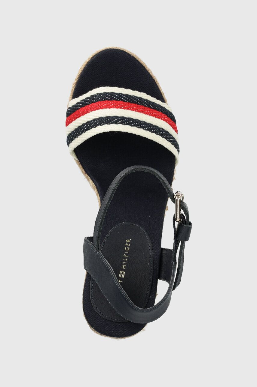 Tommy Hilfiger Sandály CORPORATE WEDGE dámské tmavomodrá barva na klínku FW0FW07086 - Pepit.cz