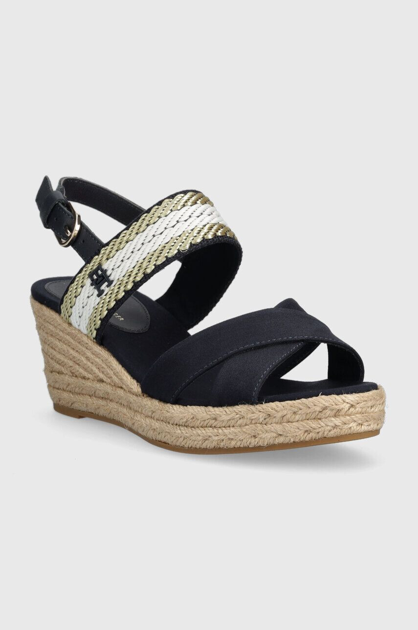 Tommy Hilfiger Sandály GOLDEN WEBBING MID WEDGE dámské tmavomodrá barva na klínku FW0FW07090 - Pepit.cz