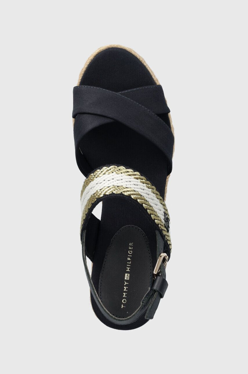 Tommy Hilfiger Sandály GOLDEN WEBBING MID WEDGE dámské tmavomodrá barva na klínku FW0FW07090 - Pepit.cz