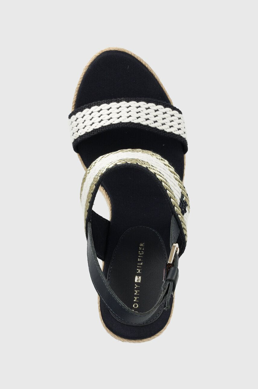 Tommy Hilfiger Sandály GOLDEN WEBBING WEDGE dámské tmavomodrá barva na klínku FW0FW07089 - Pepit.cz