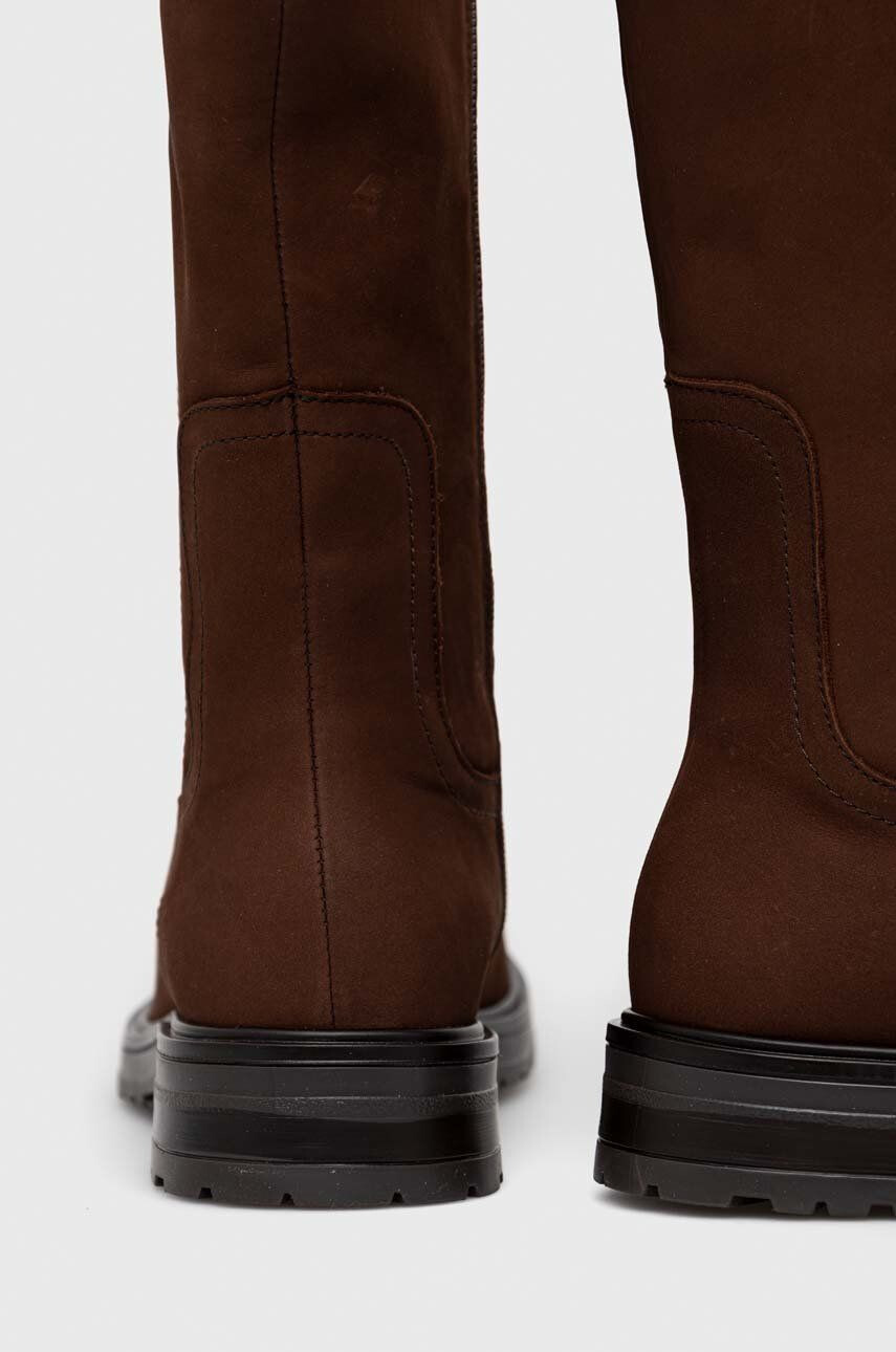 Tommy Hilfiger Semišové boty TH Coin Longboot dámské hnědá barva na plochém podpatku - Pepit.cz