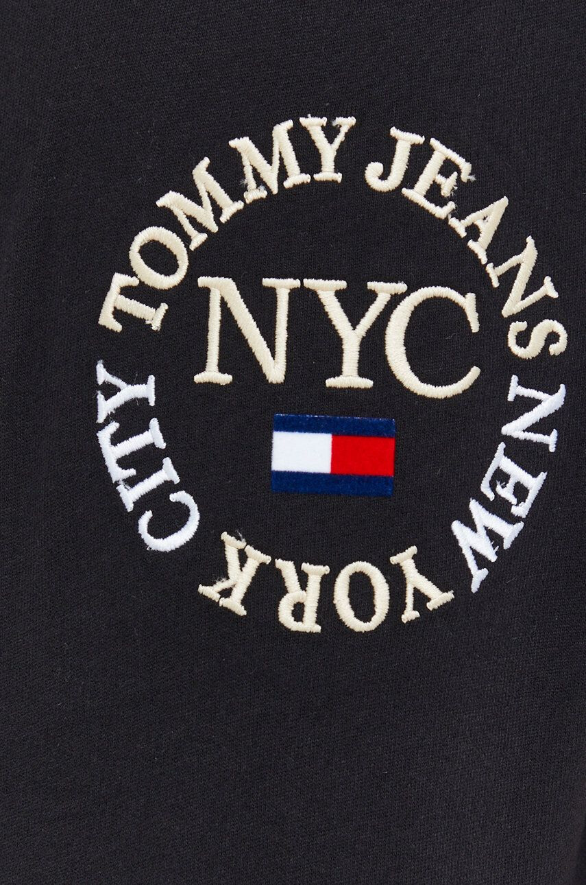 Tommy Jeans Bavlněné tričko černá barva s aplikací - Pepit.cz