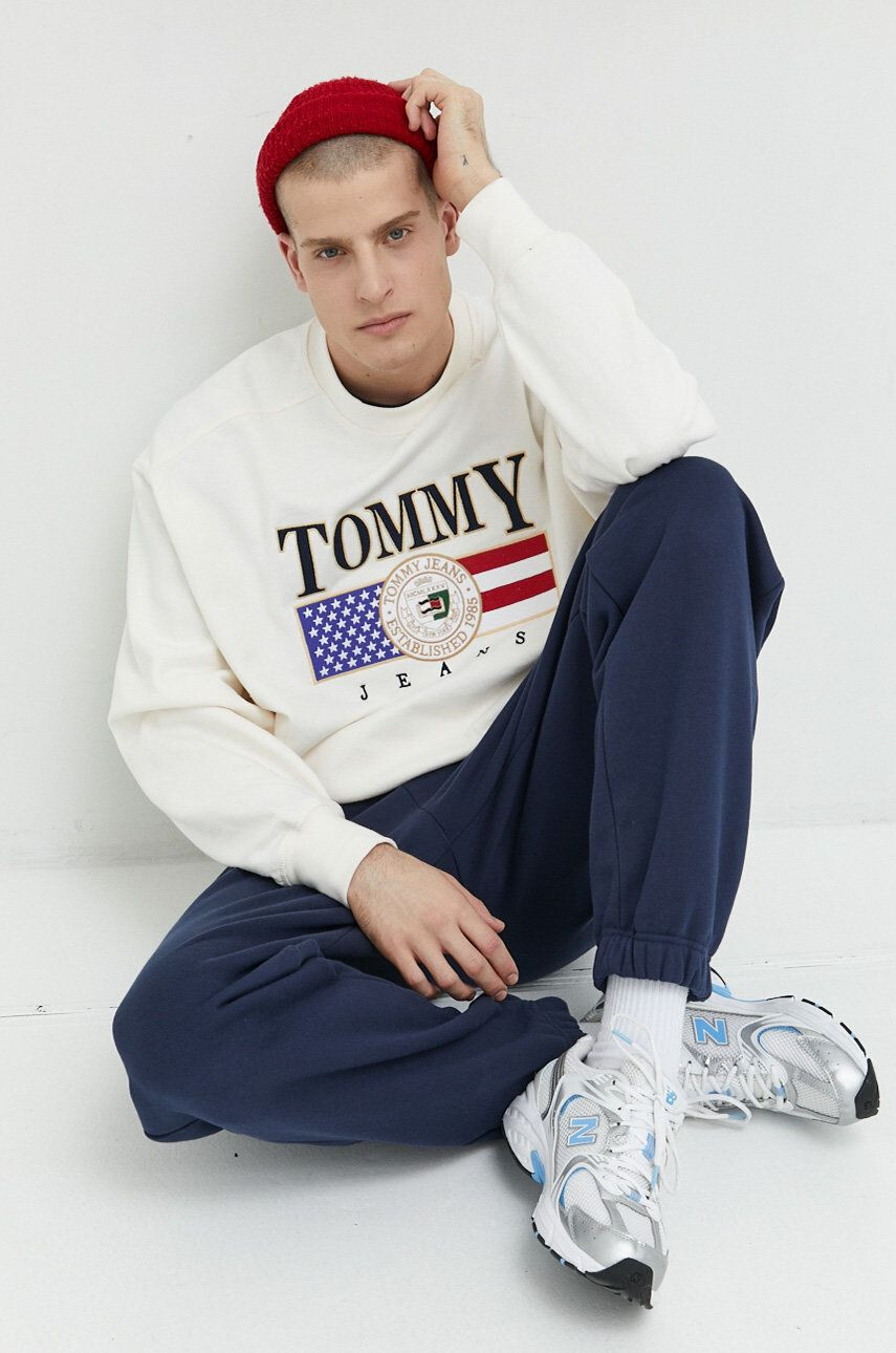 Tommy Jeans Bavlněná mikina pánská béžová barva s aplikací - Pepit.cz