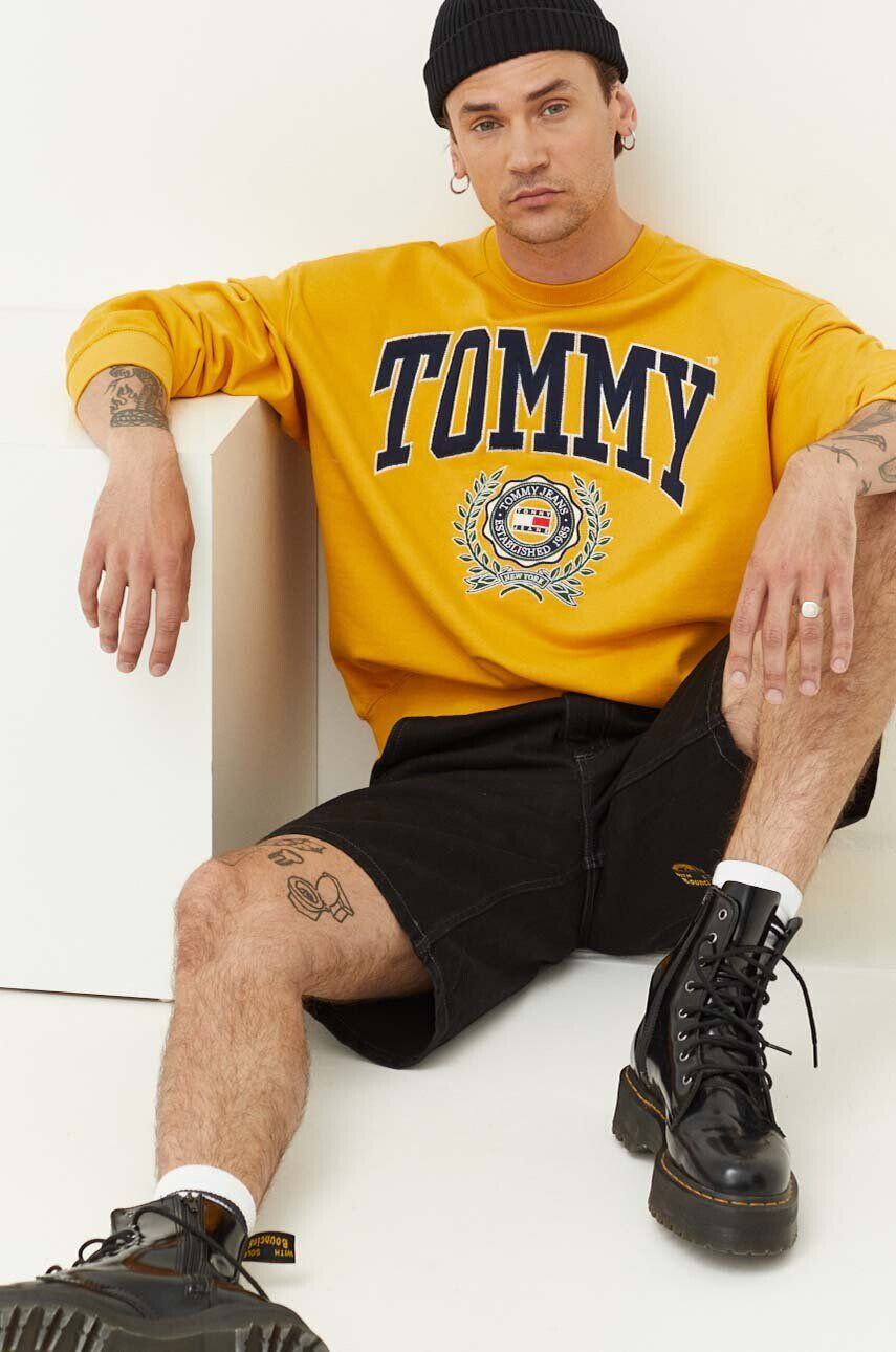 Tommy Jeans Bavlněná mikina pánská žlutá barva s aplikací - Pepit.cz