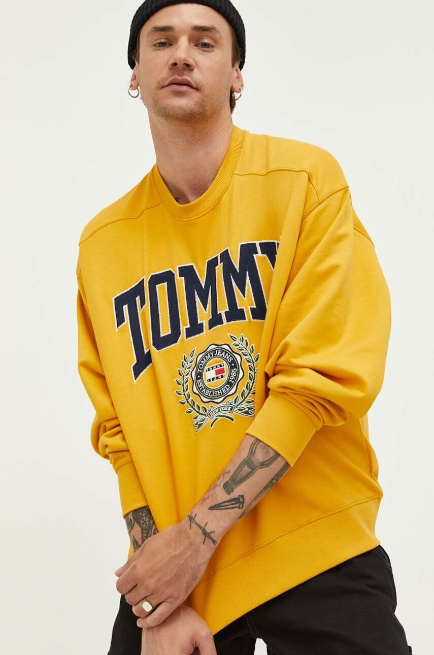 Tommy Jeans Bavlněná mikina pánská žlutá barva s aplikací - Pepit.cz