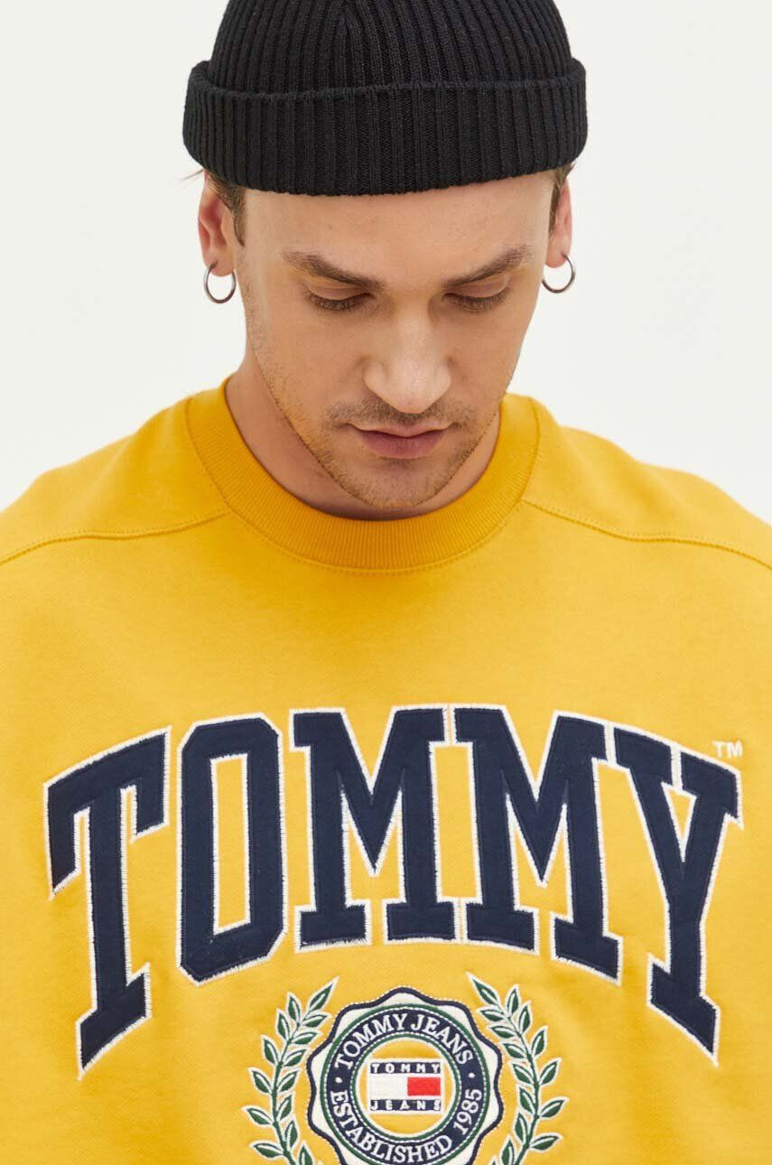 Tommy Jeans Bavlněná mikina pánská žlutá barva s aplikací - Pepit.cz