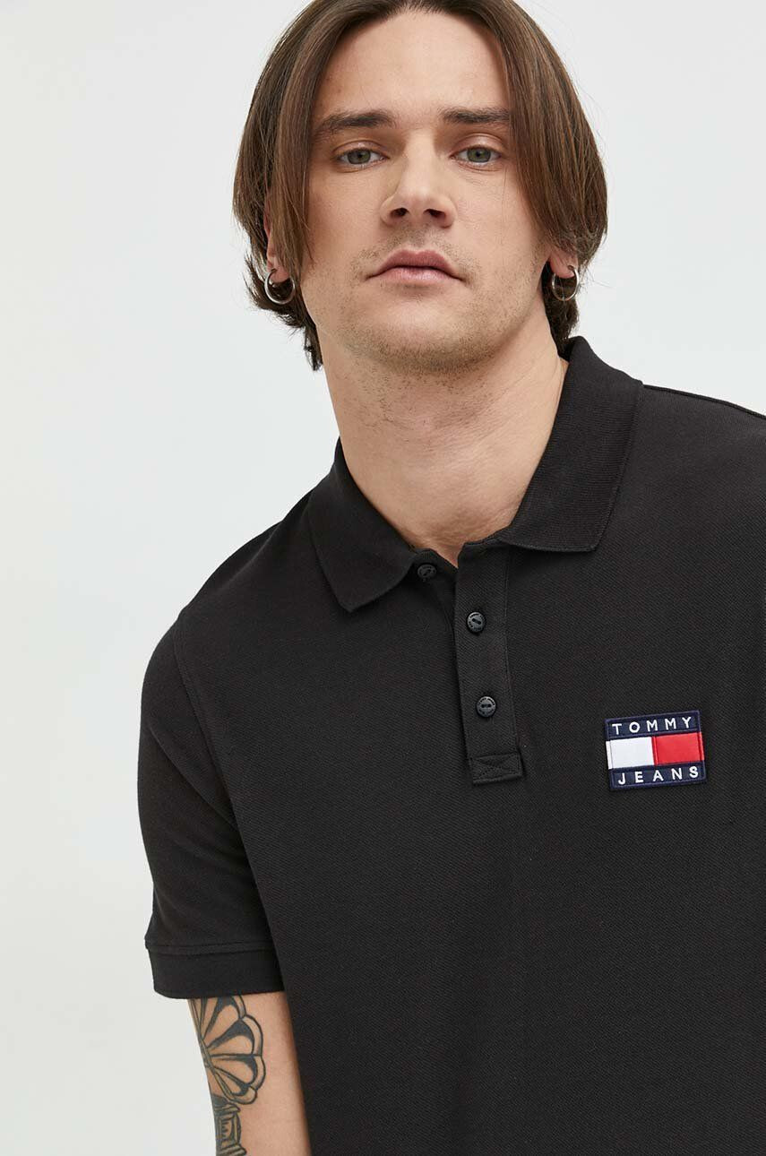 Tommy Jeans Bavlněné polo tričko černá barva s aplikací - Pepit.cz