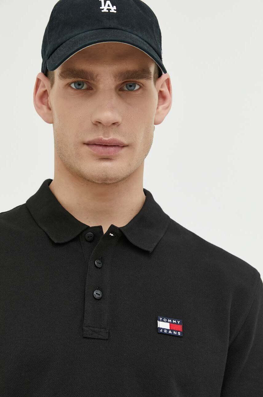 Tommy Jeans Bavlněné polo tričko černá barva s aplikací - Pepit.cz