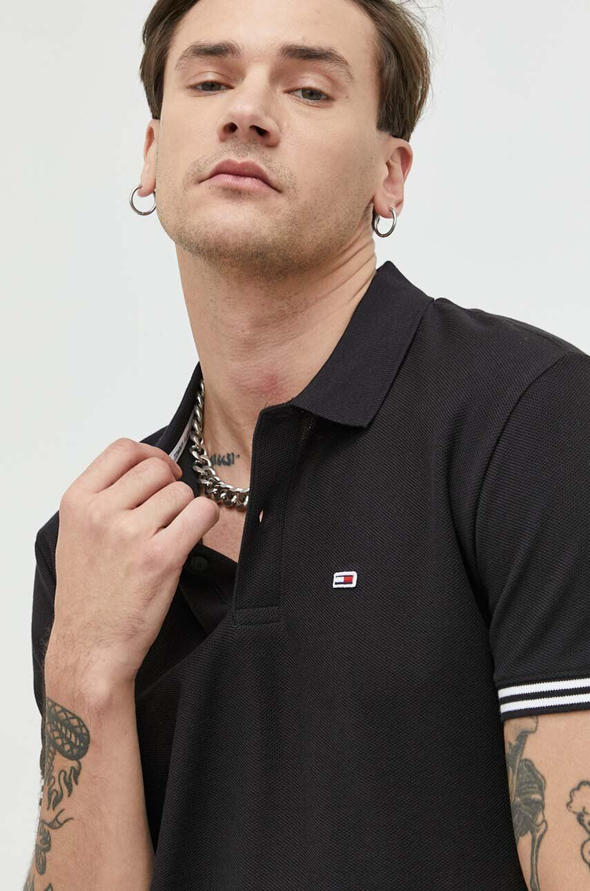 Tommy Jeans Bavlněné polo tričko černá barva s aplikací - Pepit.cz