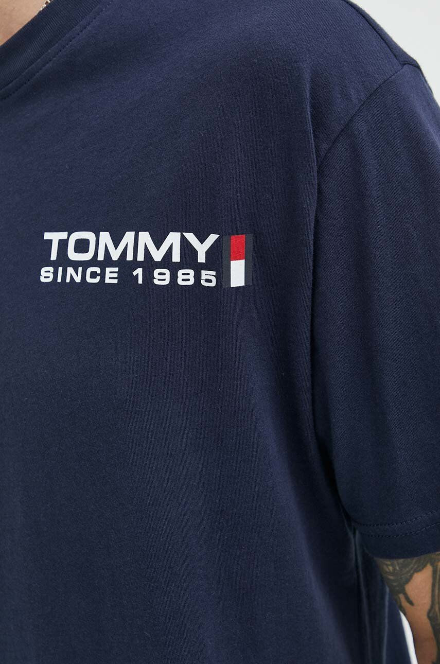 Tommy Jeans Bavlněné tričko tmavomodrá barva s potiskem - Pepit.cz