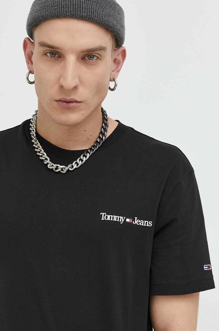 Tommy Jeans Bavlněné tričko černá barva s potiskem - Pepit.cz