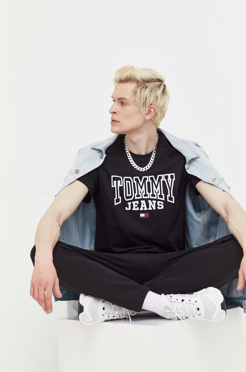 Tommy Jeans Bavlněné tričko černá barva s potiskem - Pepit.cz